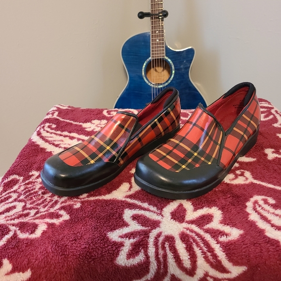 Sperry Women's Red Plaid Rain Shoes - Picture 2 of 15